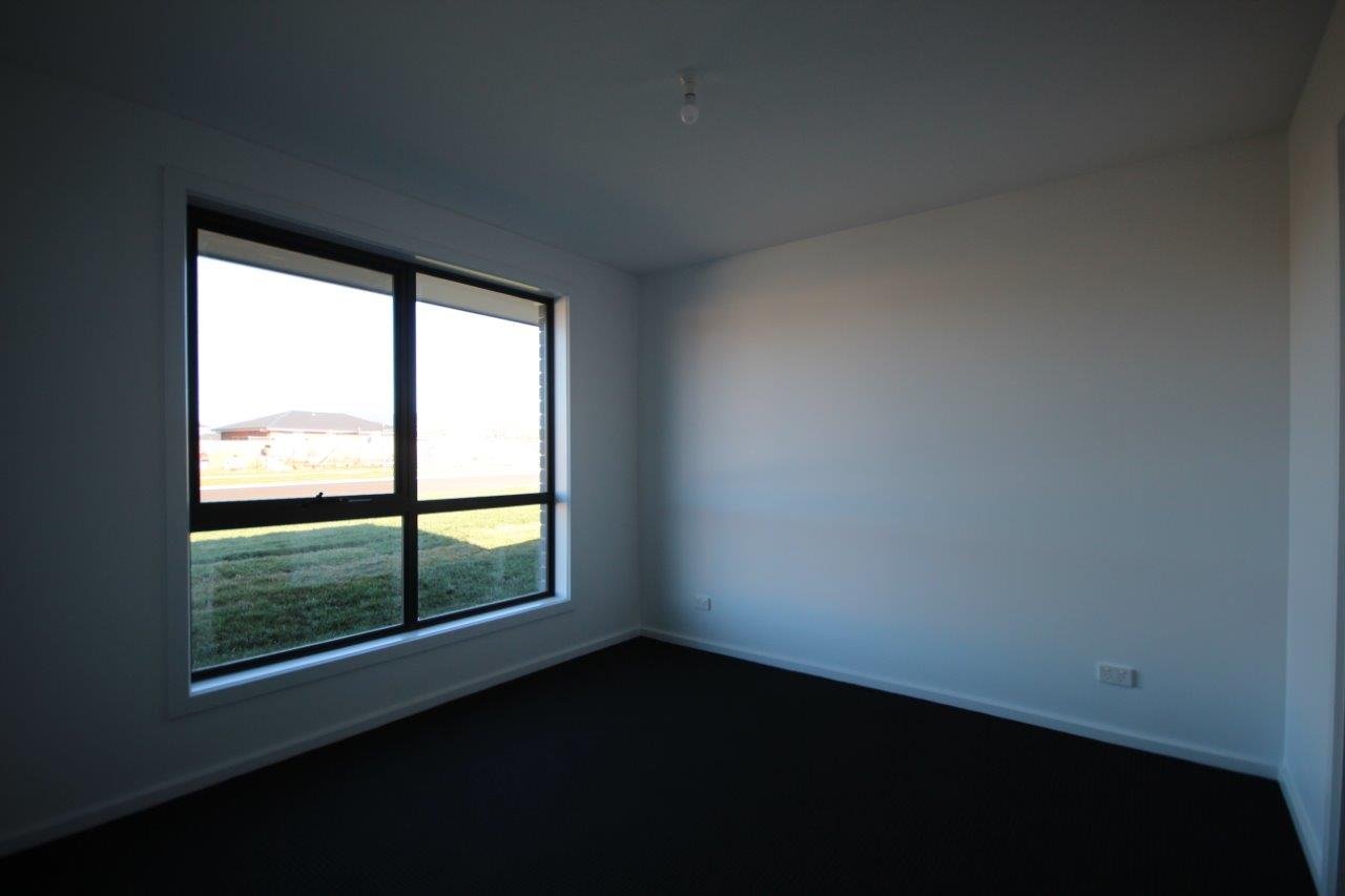 6 Hollingsworth Street BRIGHTON 9
