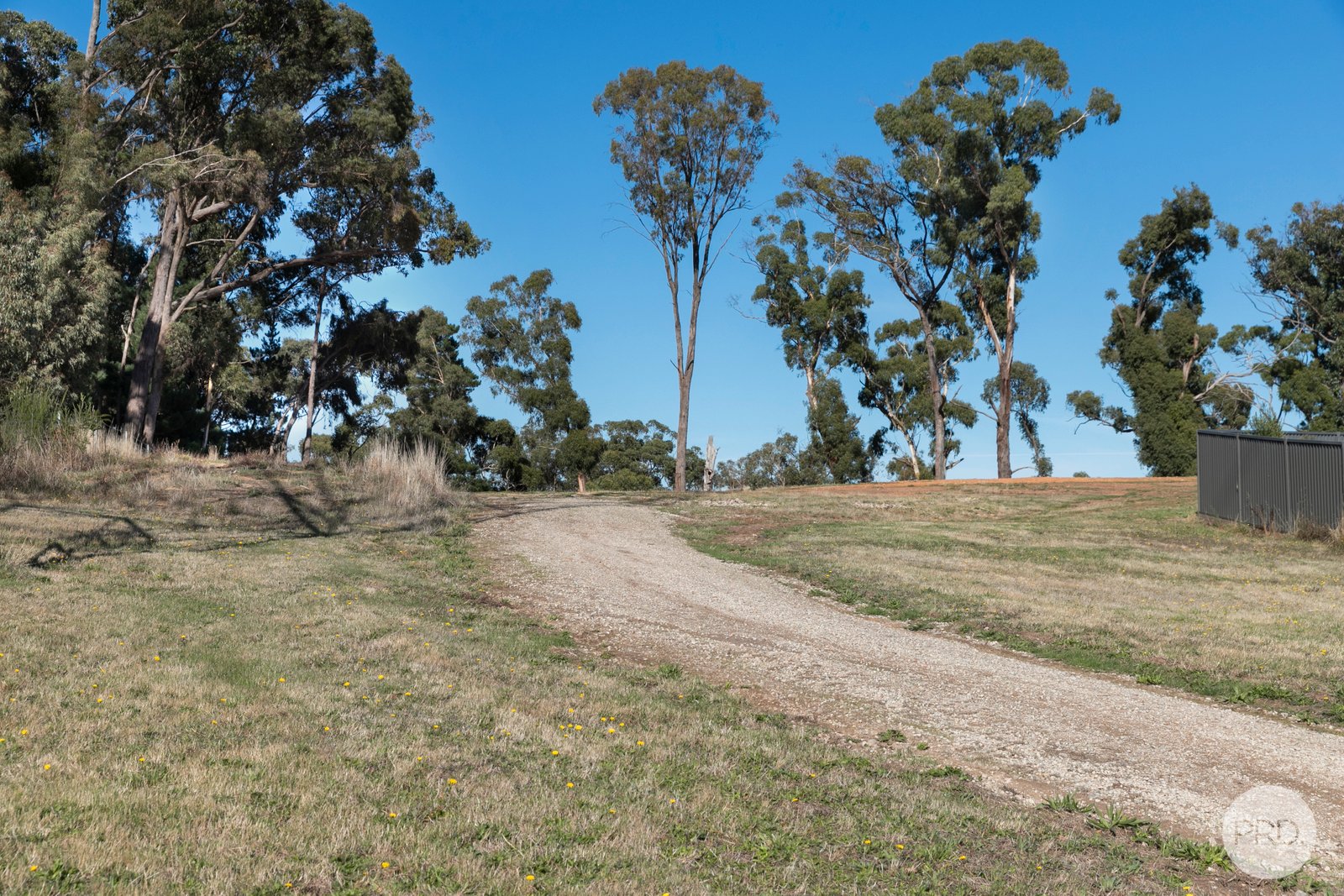 6 Holmsgarth Court BROWN HILL 3