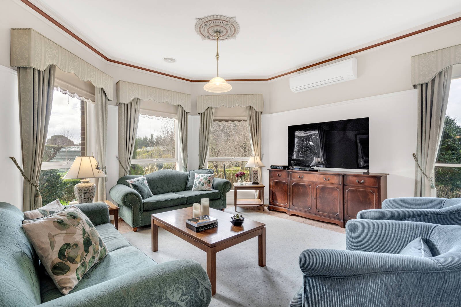 Real Estate and Property in 6 Horizon Court, Gisborne, VIC