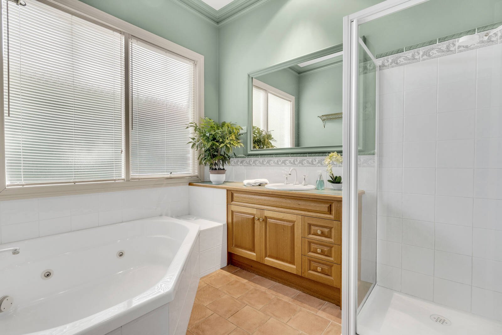 Real Estate and Property in 6 Horizon Court, Gisborne, VIC