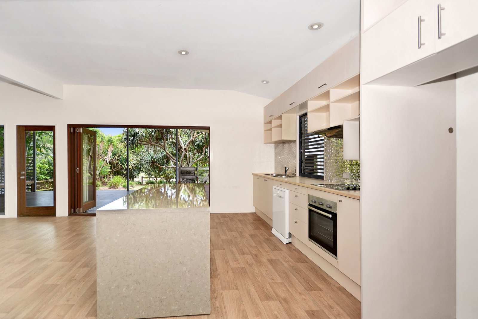 6 Hyndes Lane CASUARINA 3