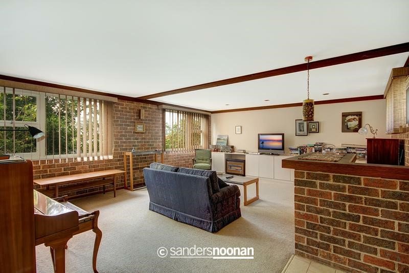 6 Illawong Street LUGARNO 3