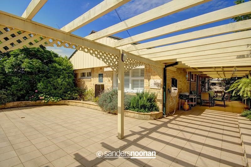6 Illawong Street LUGARNO 4