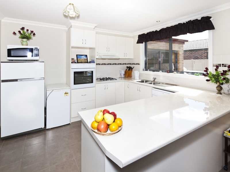 6 Ilvia Way SEBASTOPOL 2