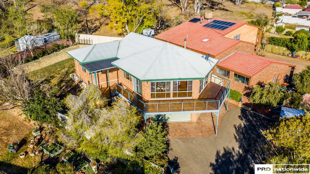 6 Jacaranda Place TAMWORTH 2