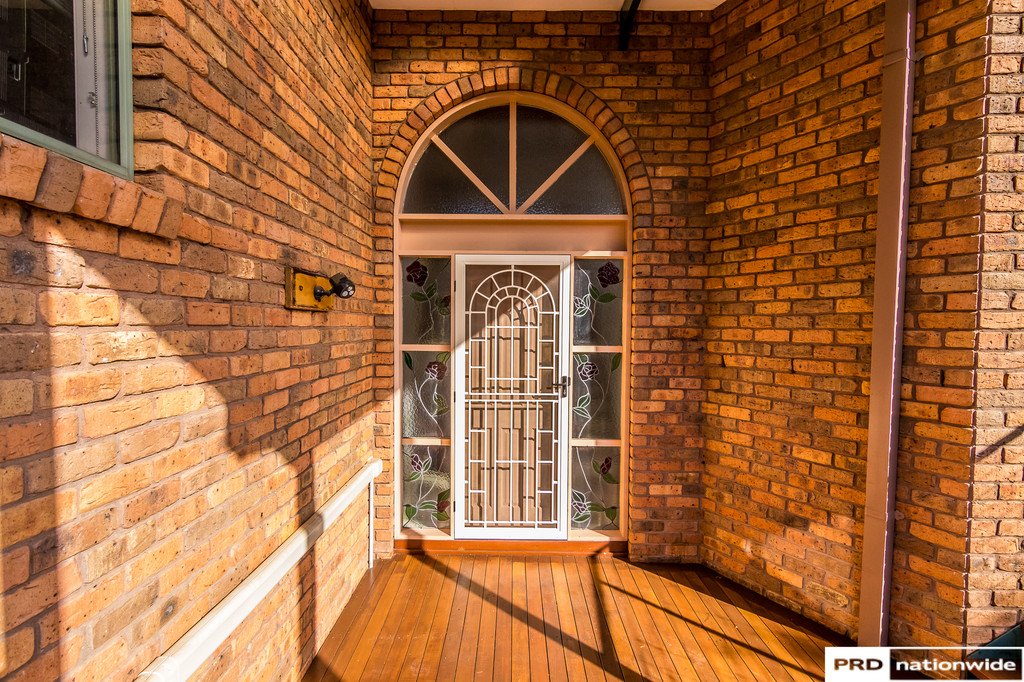 6 Jacaranda Place TAMWORTH 3