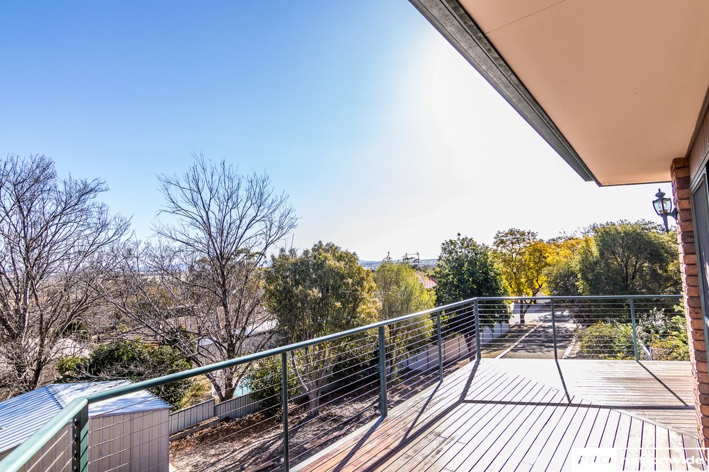 6 Jacaranda Place TAMWORTH 5