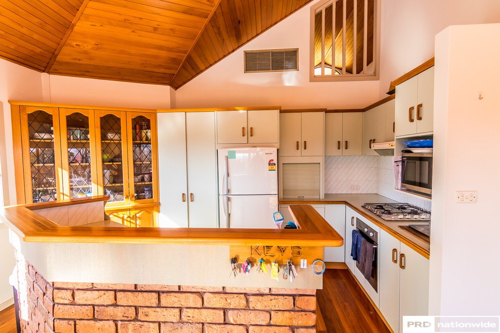 6 Jacaranda Place TAMWORTH 8