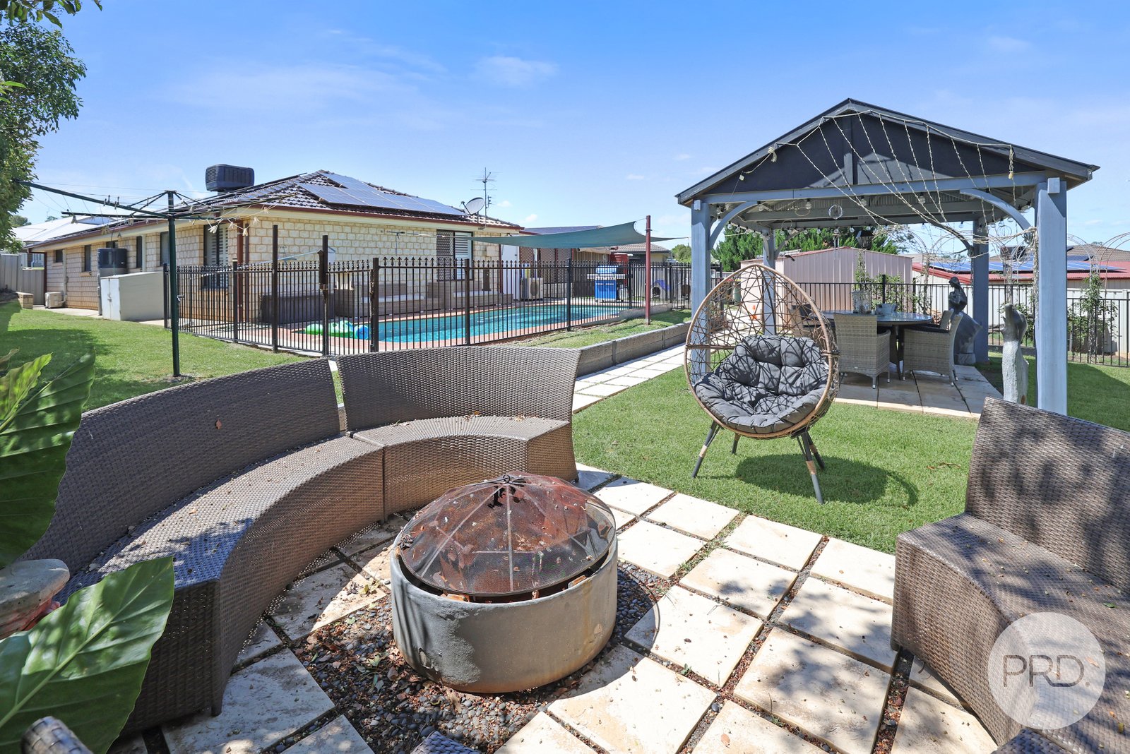 6 James Place TAMWORTH 20