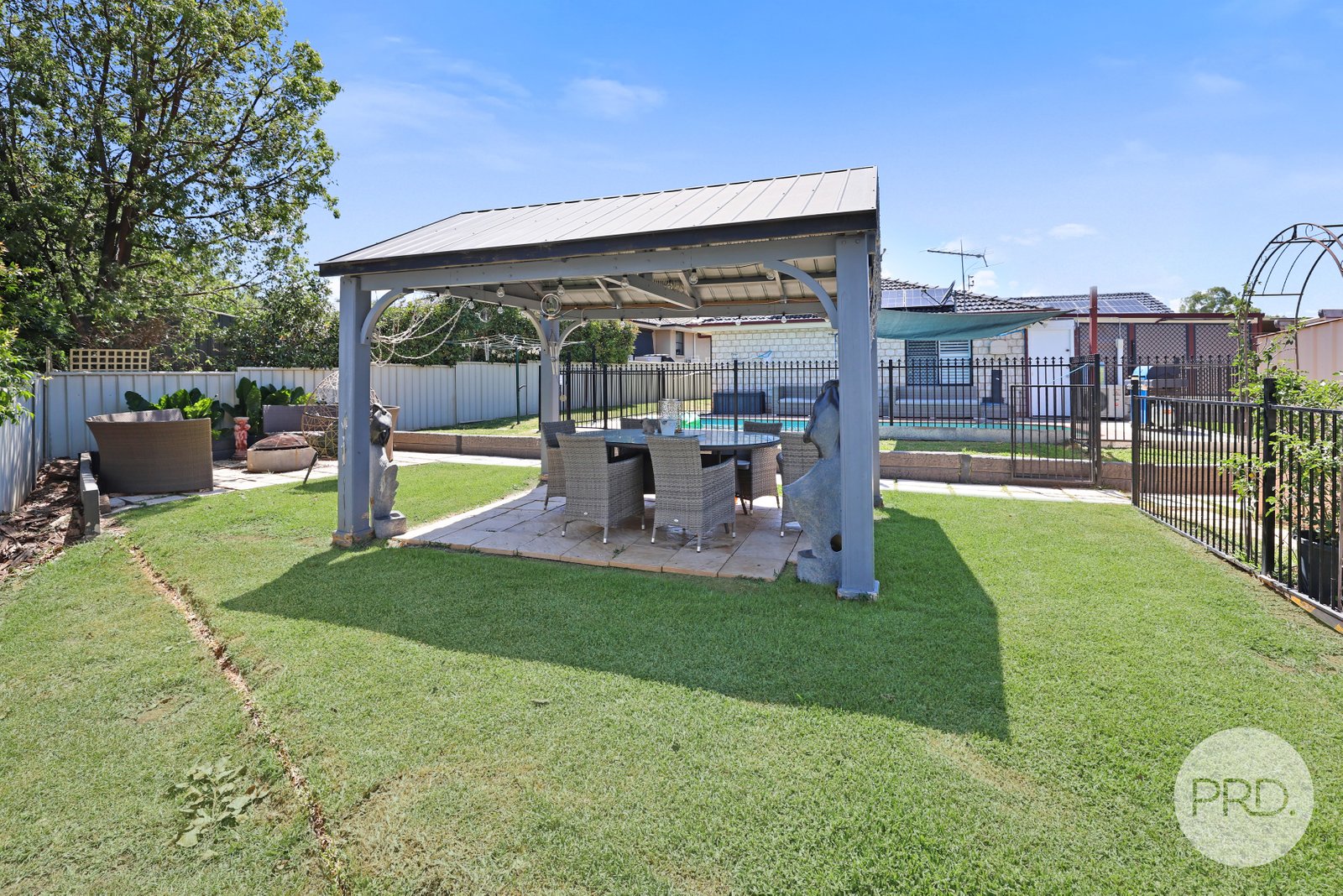 6 James Place TAMWORTH 22