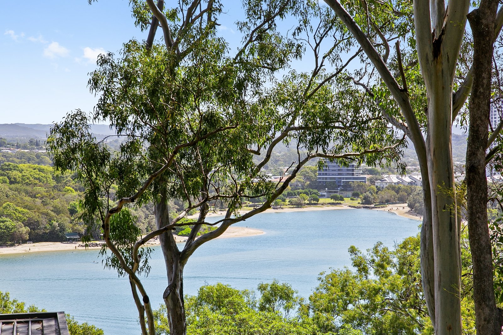 6 James Street CURRUMBIN 1