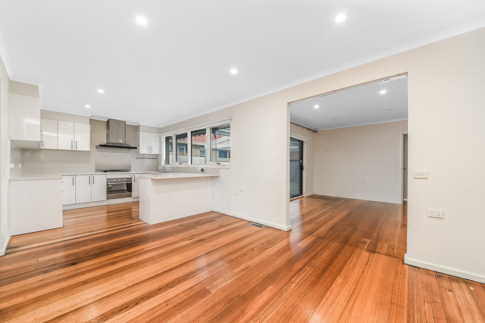 Gallery: 6 Jaques Grove