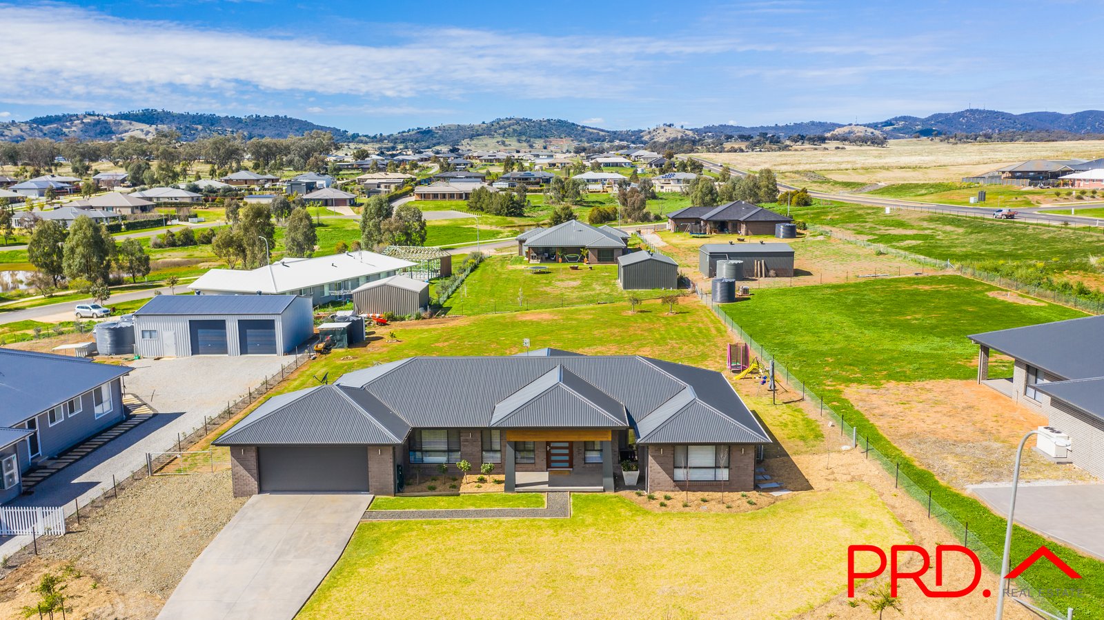 6 Jarman Road TAMWORTH 4