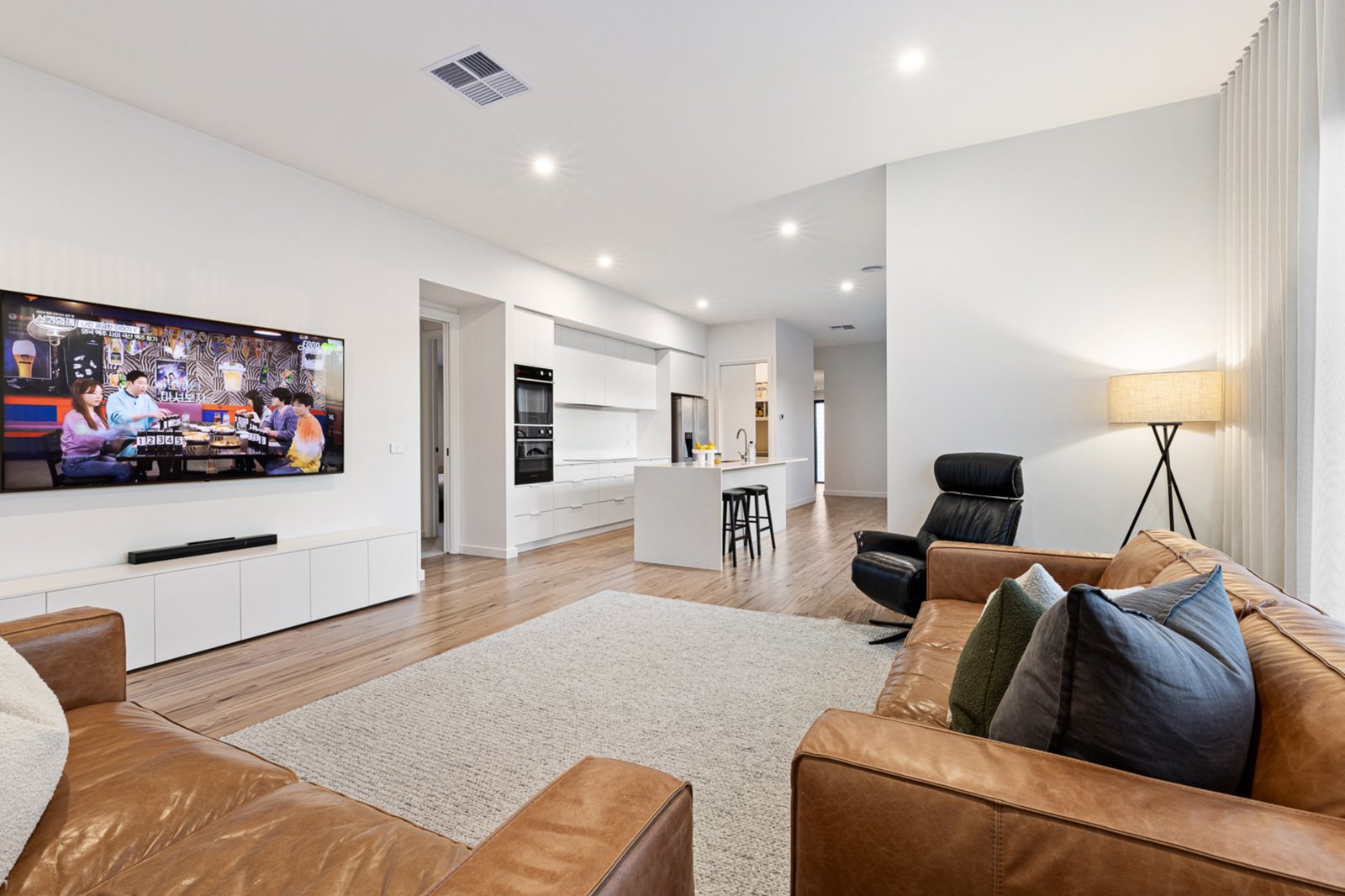 Gallery: 6 Jarvis Way