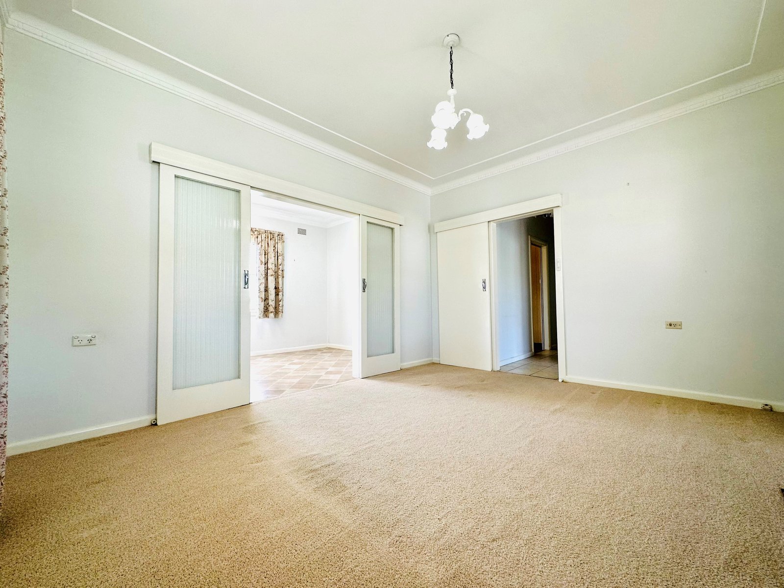 6 Jean Street TAMWORTH 5