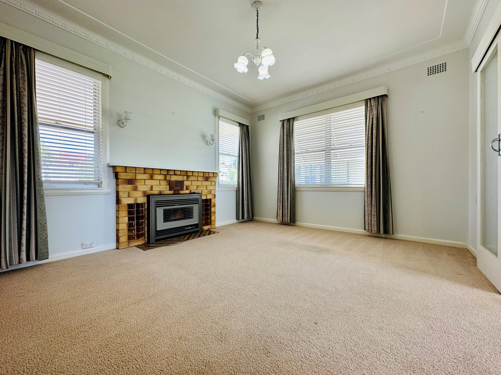 6 Jean Street TAMWORTH 6