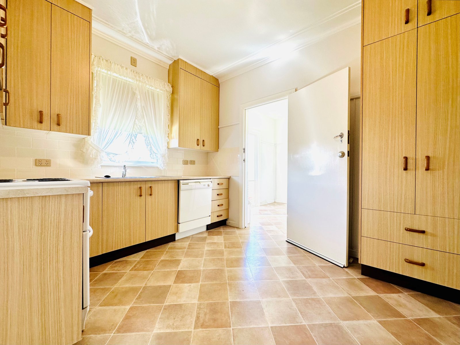 6 Jean Street TAMWORTH 7