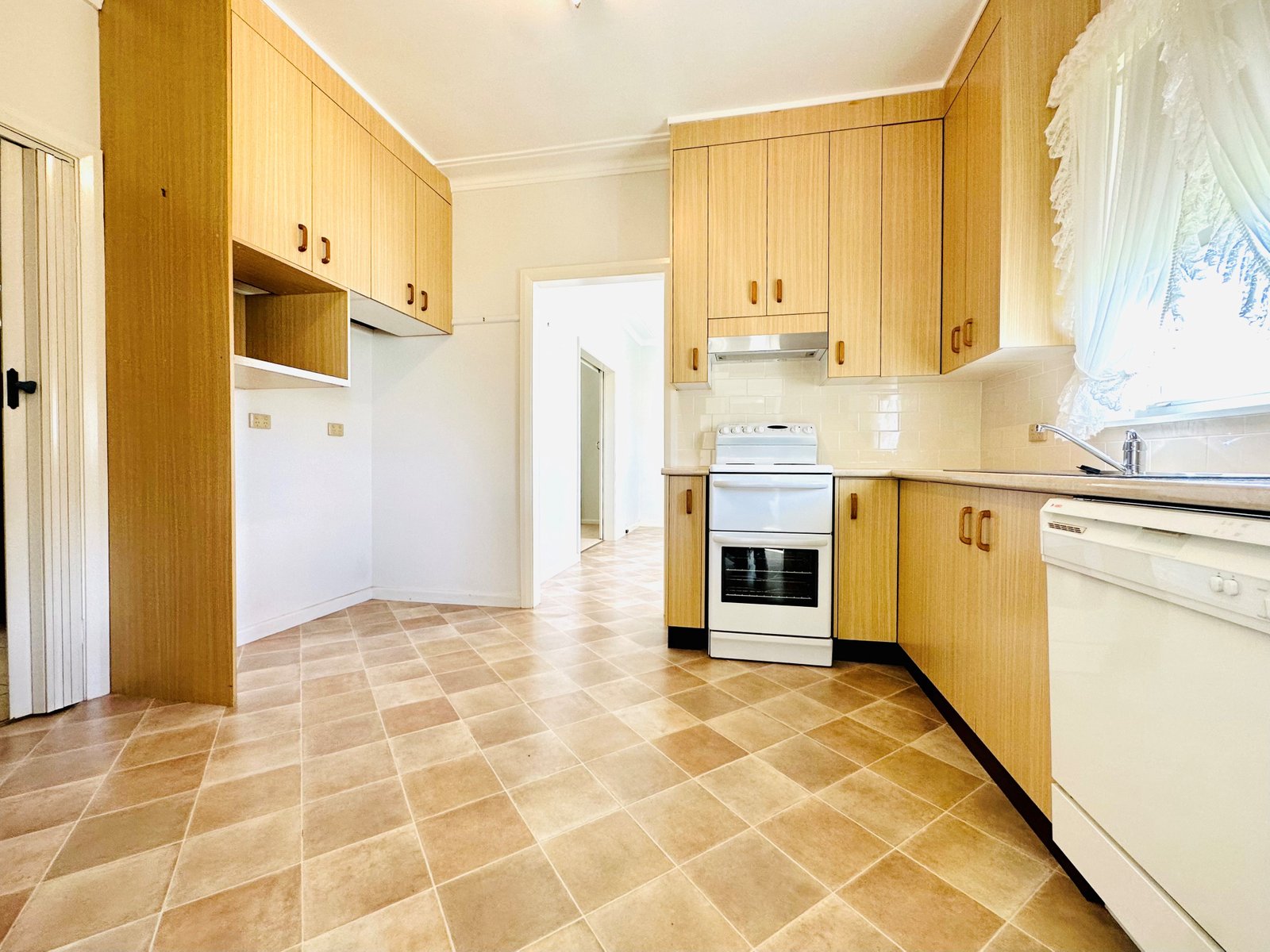 6 Jean Street TAMWORTH 8
