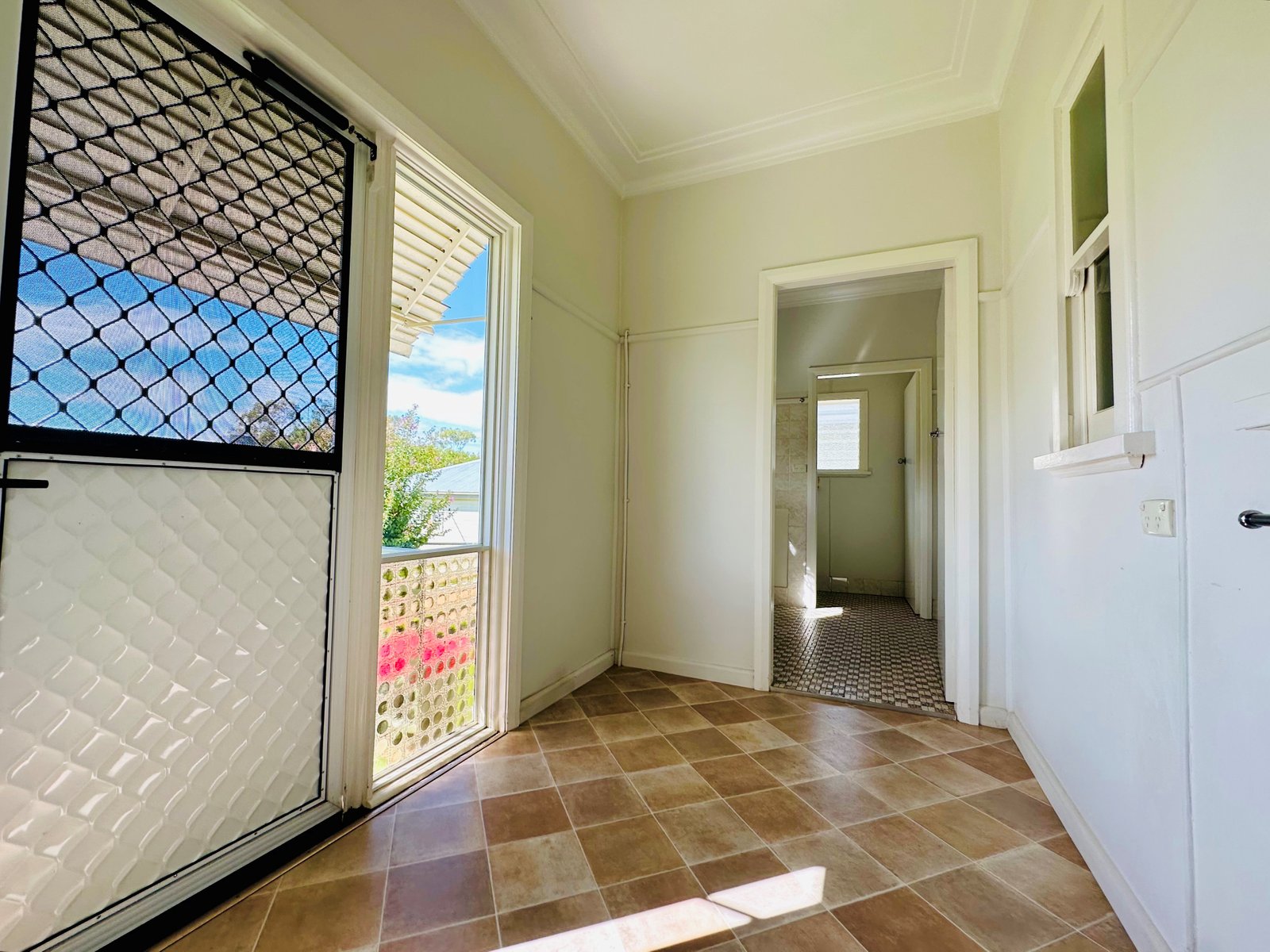 6 Jean Street TAMWORTH 14