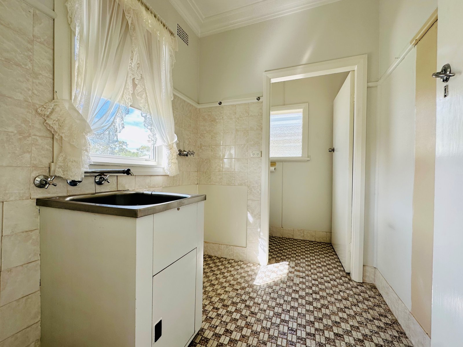 6 Jean Street TAMWORTH 15