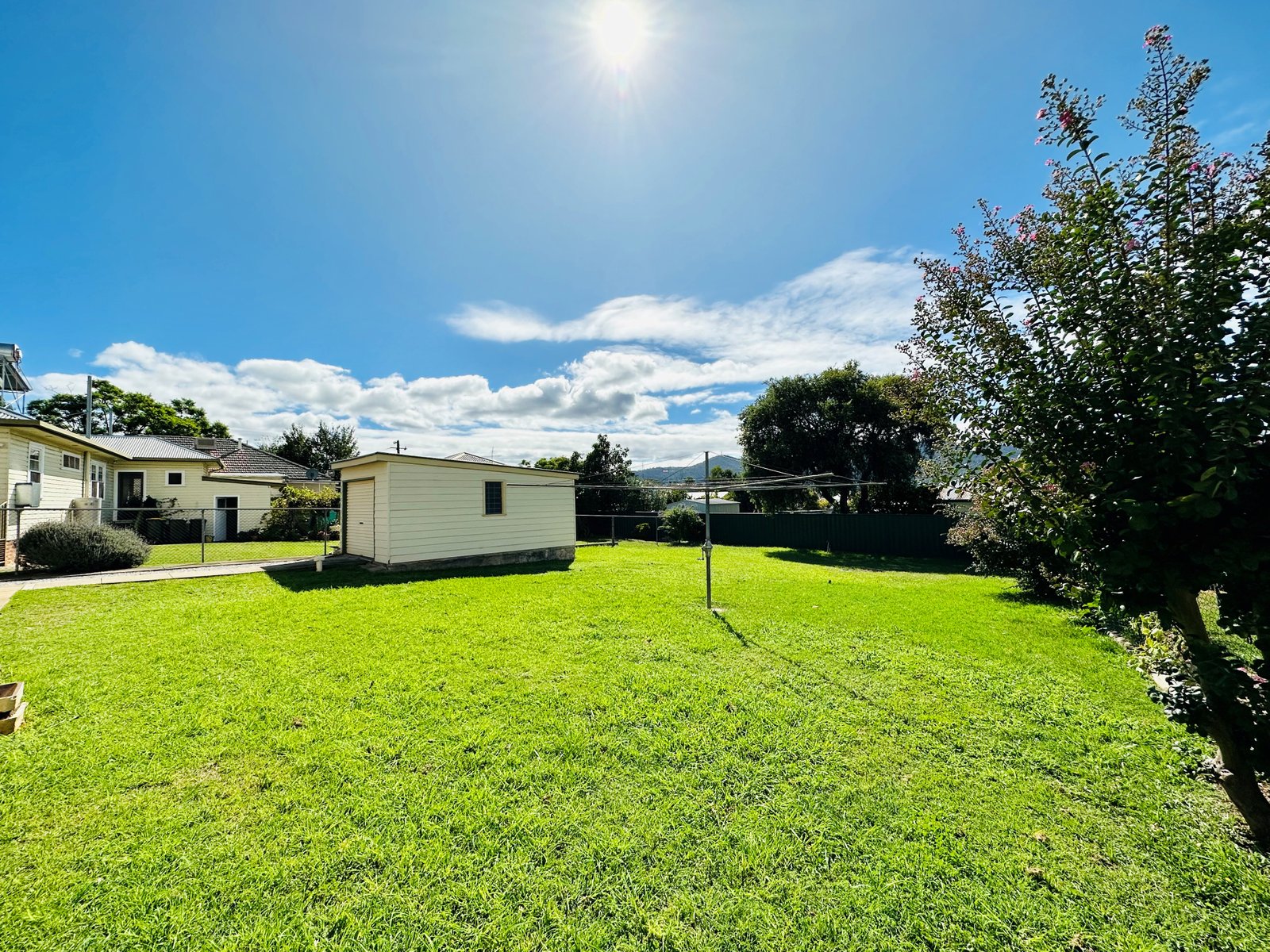 6 Jean Street TAMWORTH 18