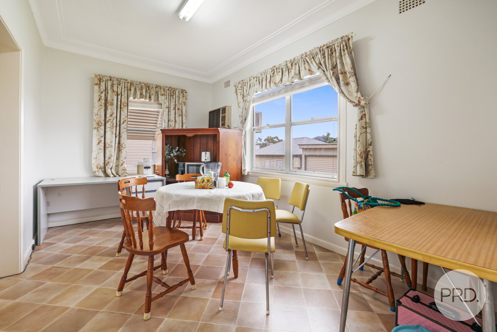 6 Jean Street TAMWORTH 4