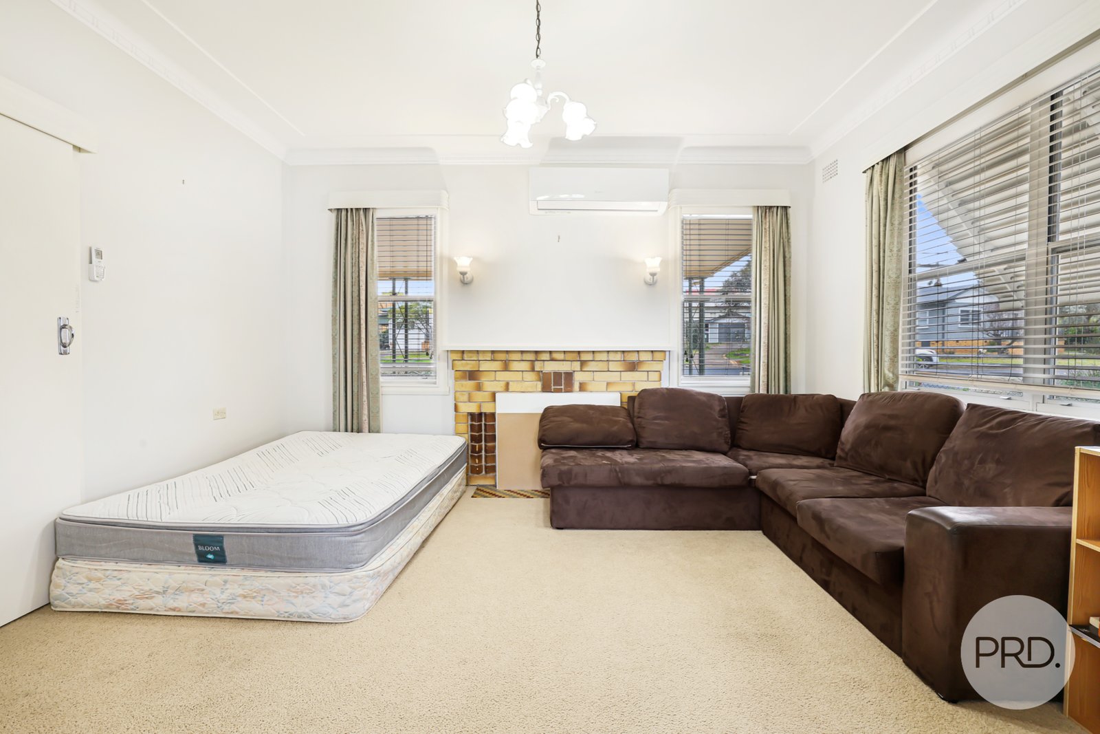 6 Jean Street TAMWORTH 5