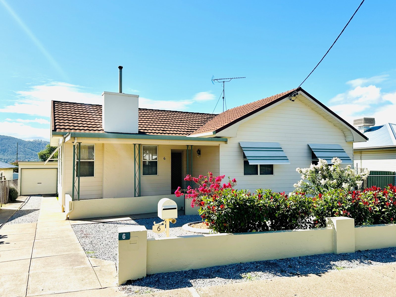 6 Jean Street TAMWORTH 1