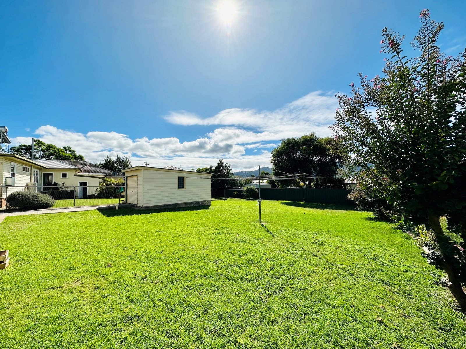 6 Jean Street TAMWORTH 18