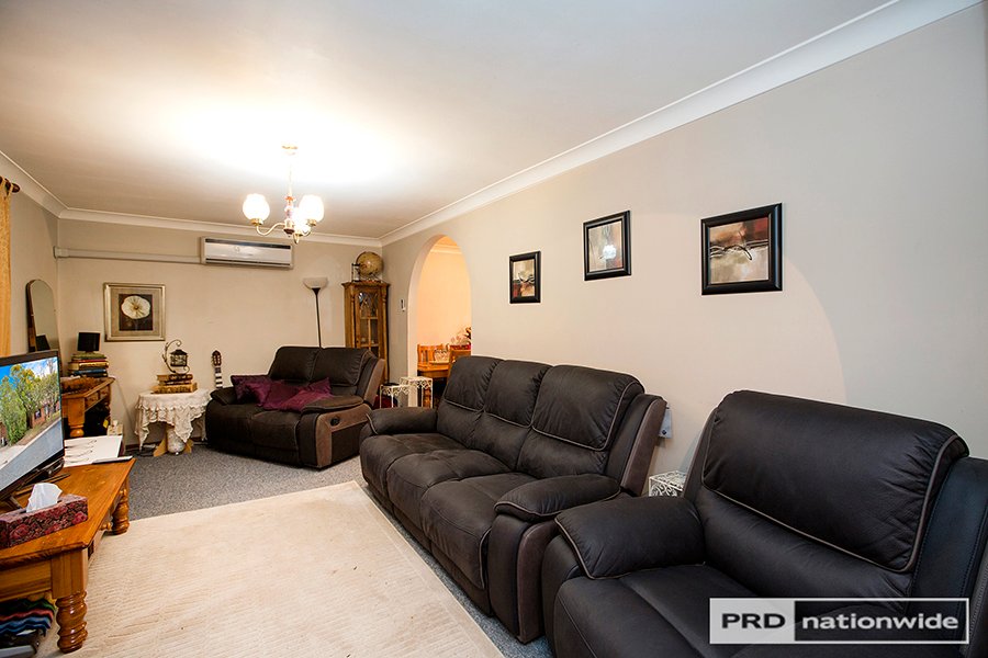 6 Jemmy Place TAMWORTH 3