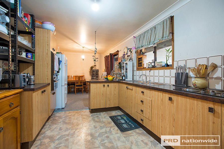 6 Jemmy Place TAMWORTH 4