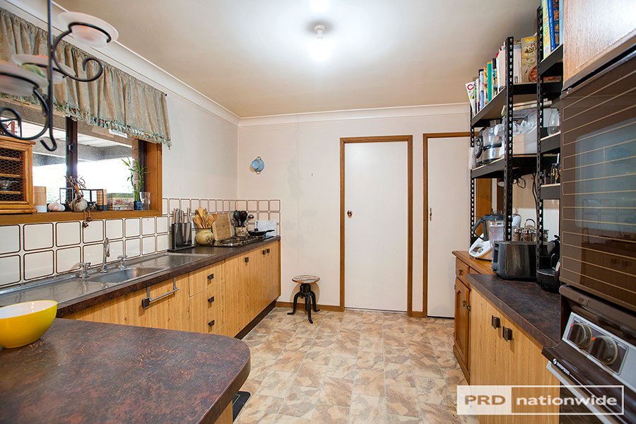 6 Jemmy Place TAMWORTH 5