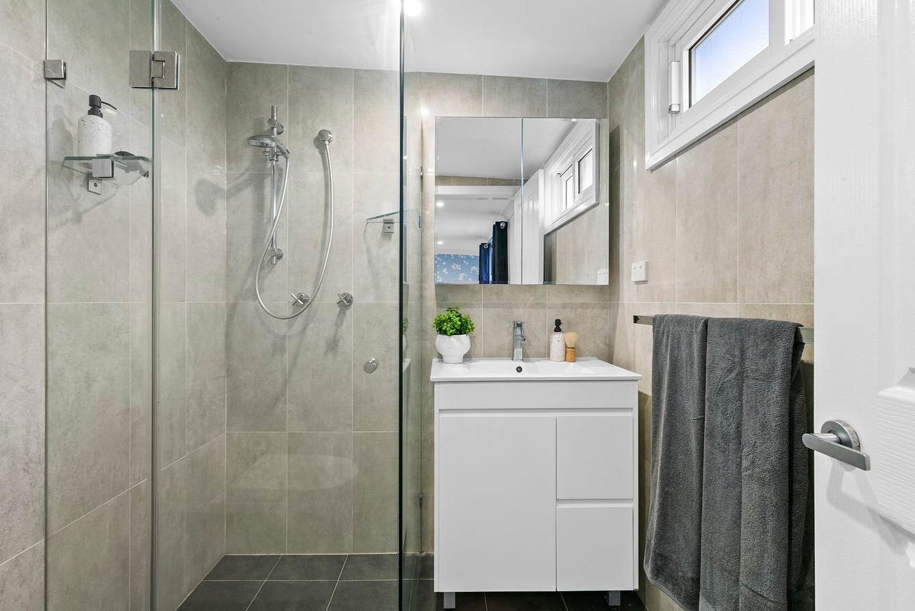 6 Jennifer Street LITTLE BAY 8