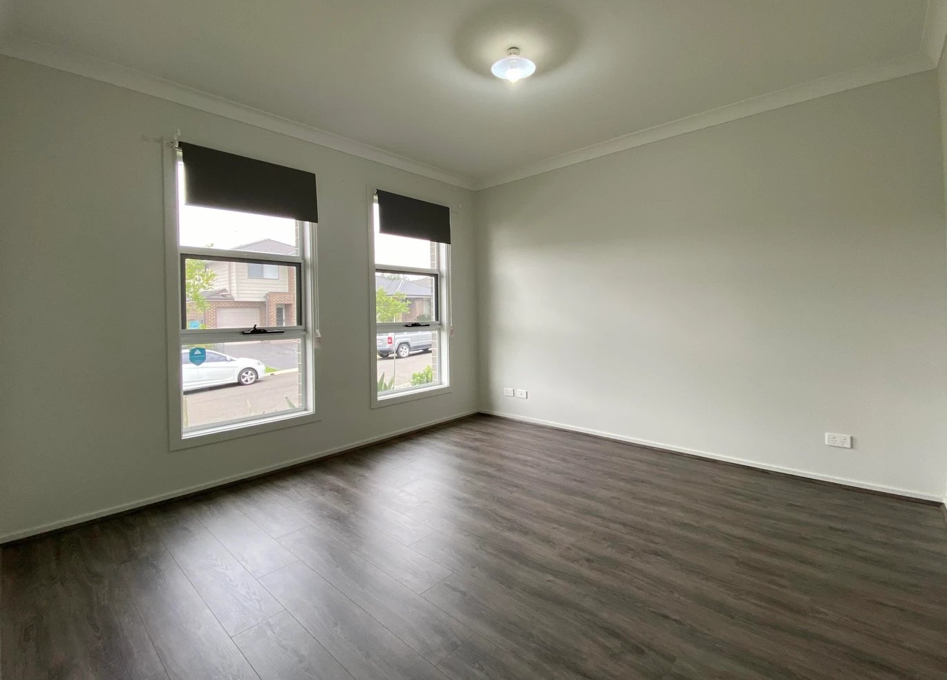 6 Jennings Crescent SPRING FARM 3