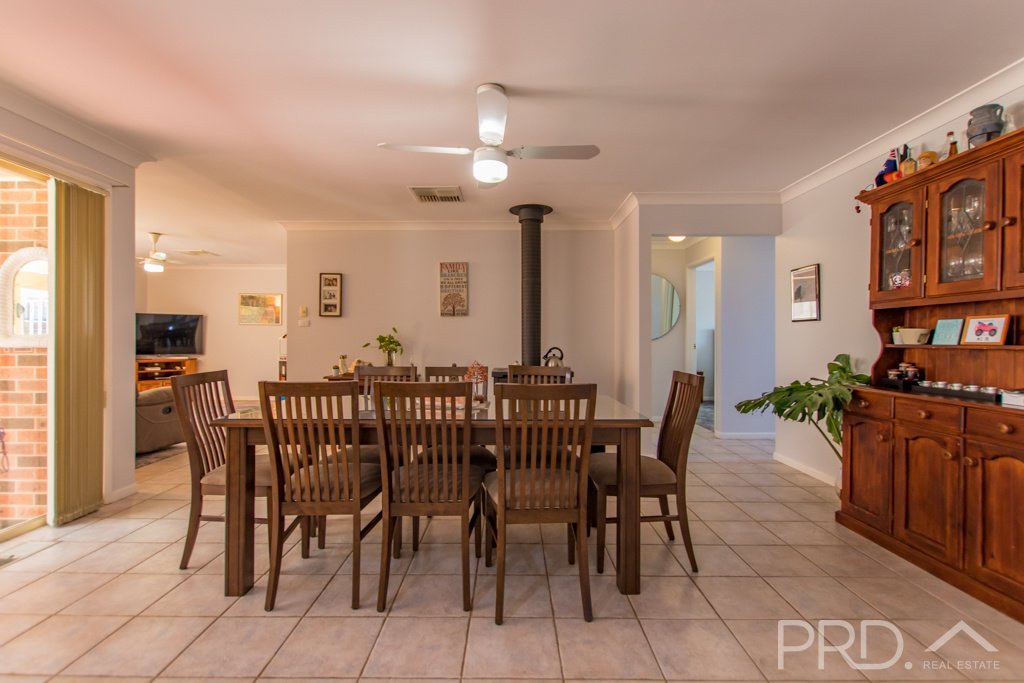 6 Jillabenan Close TUMUT 5