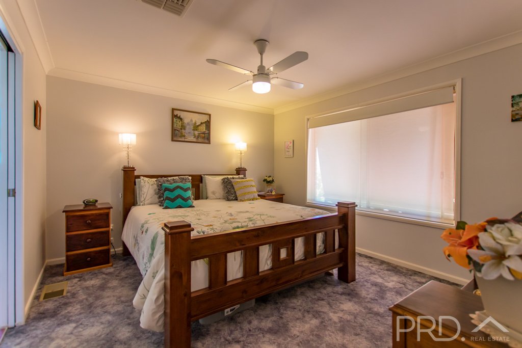 6 Jillabenan Close TUMUT 7