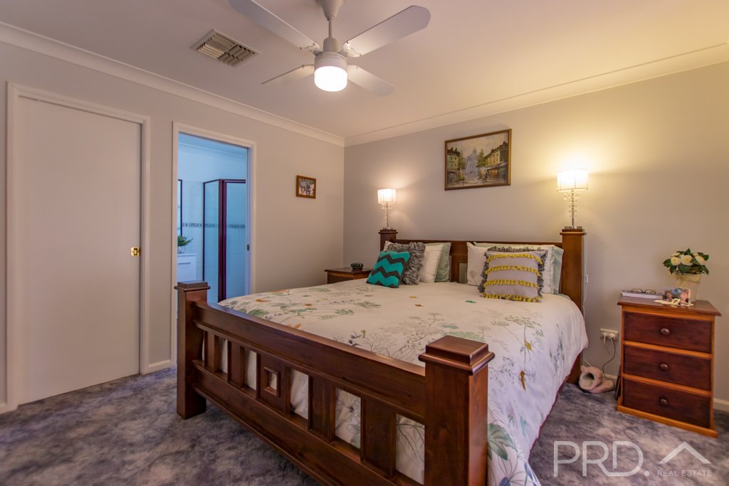 6 Jillabenan Close TUMUT 8