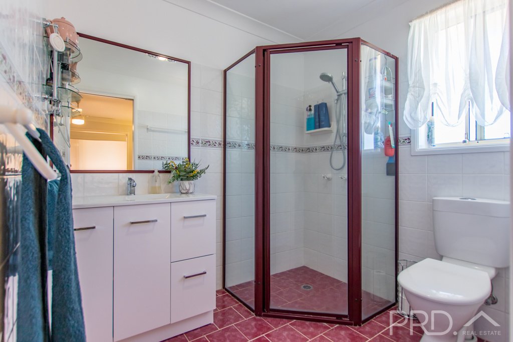 6 Jillabenan Close TUMUT 9