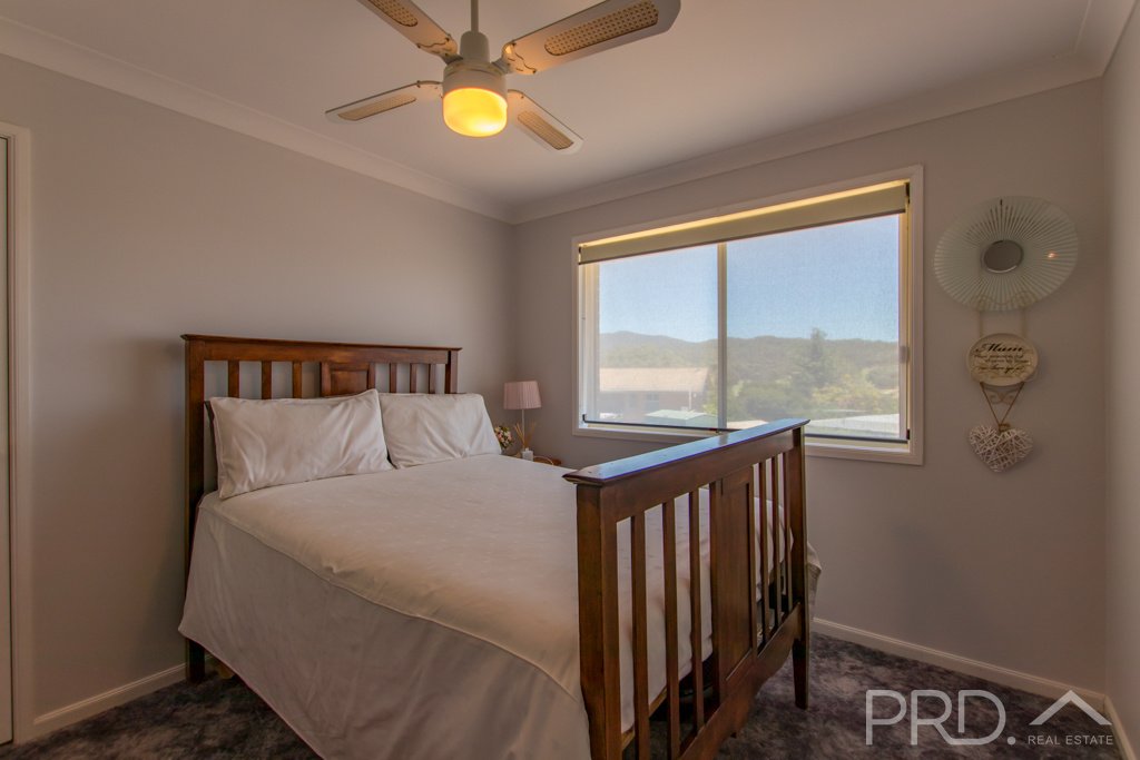 6 Jillabenan Close TUMUT 15