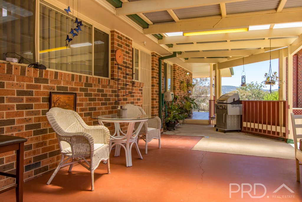 6 Jillabenan Close TUMUT 19