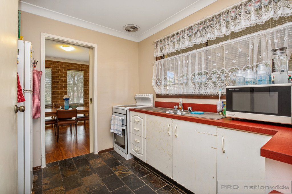 6 John Arthur Avenue THORNTON 9