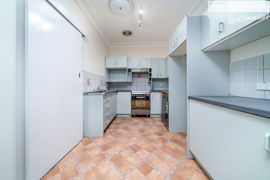 6 John Street KOORINGAL 4