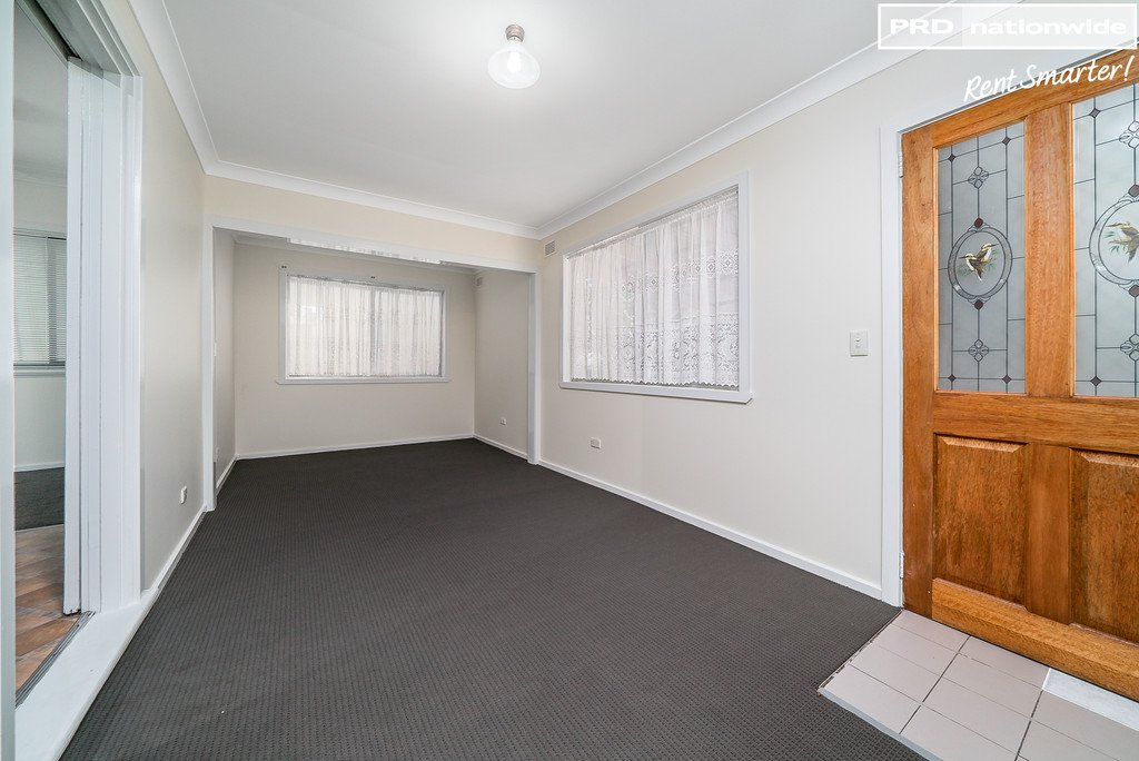 6 John Street KOORINGAL 9