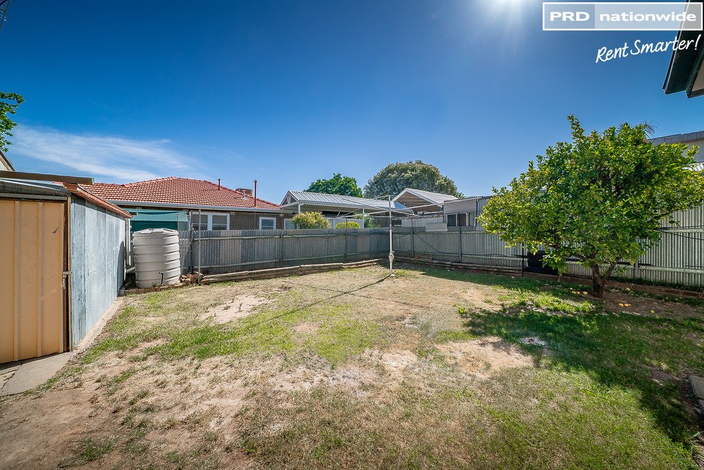 6 John Street KOORINGAL 11