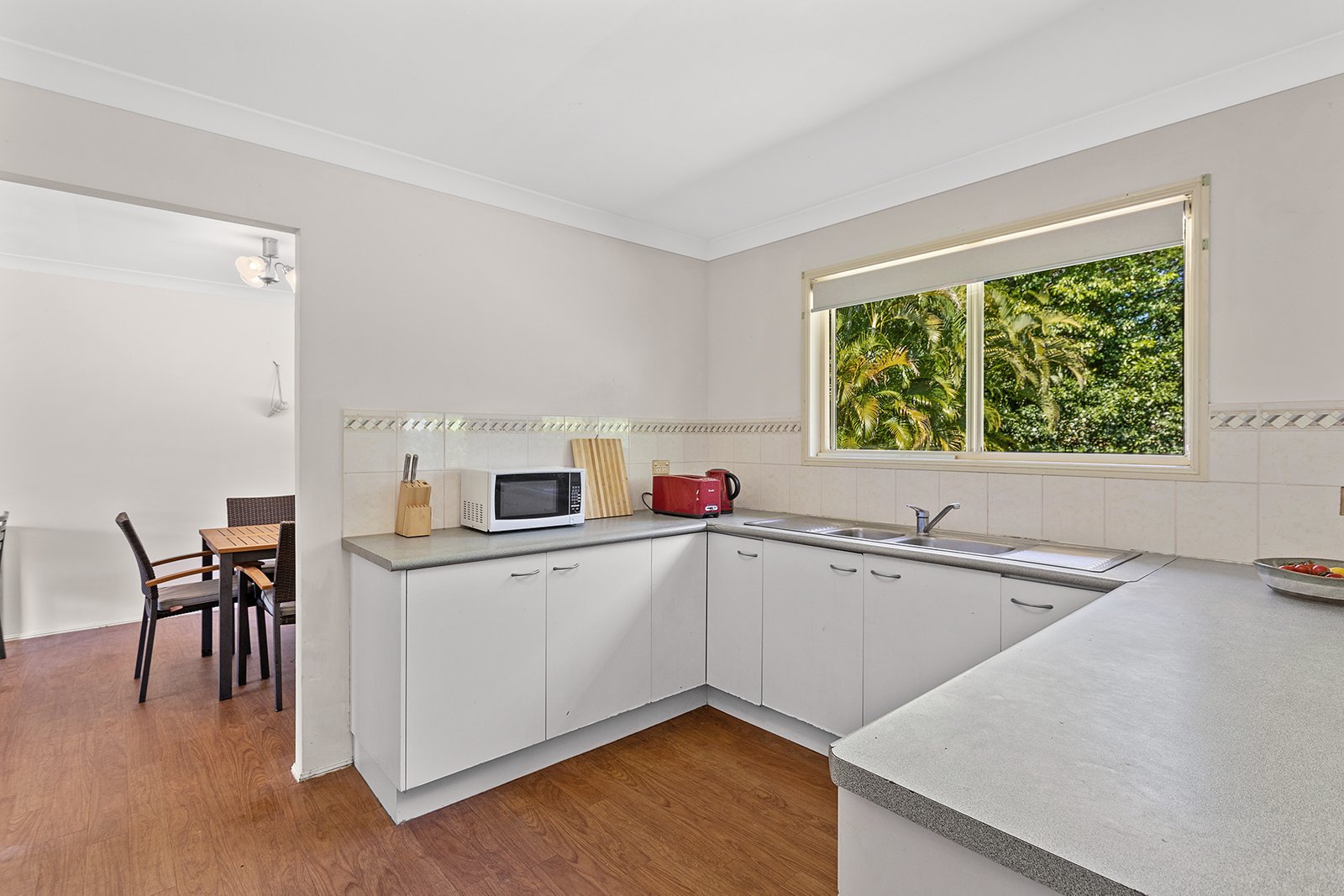 6 Jones Road CANNONVALE 8