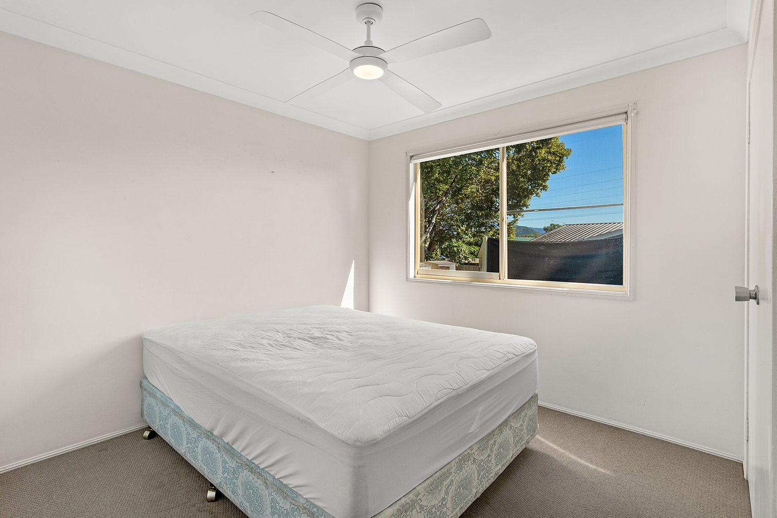 6 Jones Road CANNONVALE 12