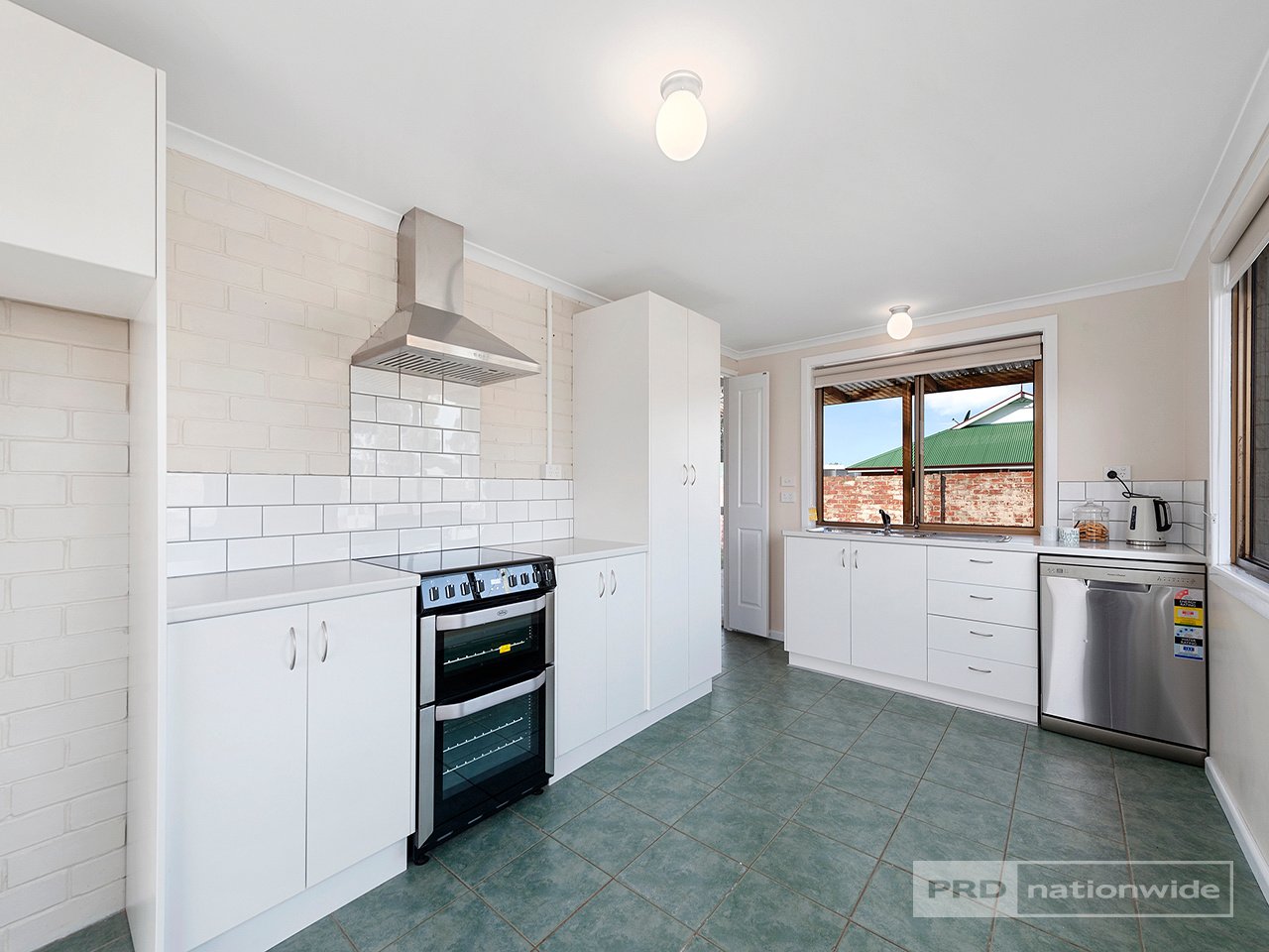 6 Jubilee Avenue BRIGHTON 5