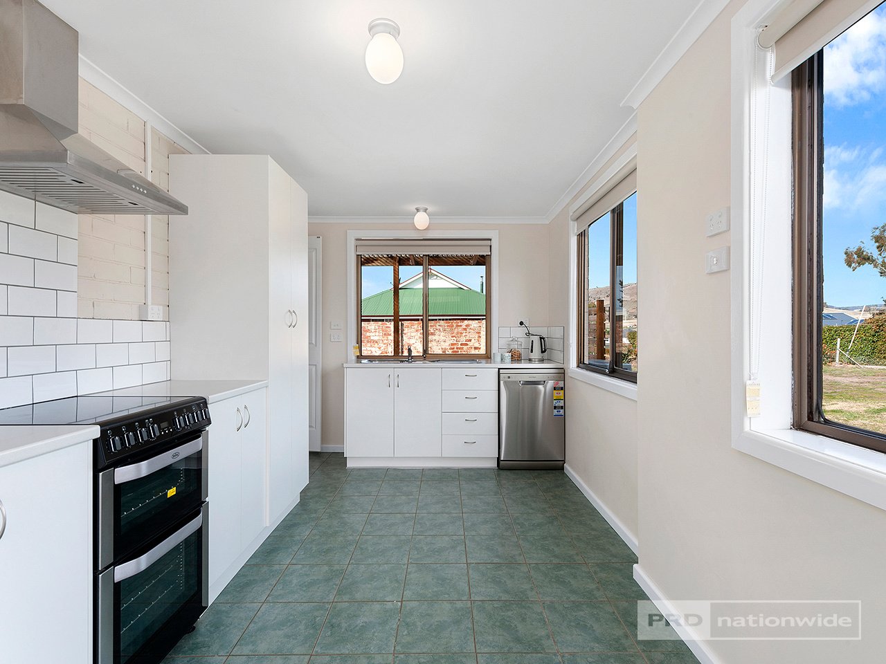 6 Jubilee Avenue BRIGHTON 6