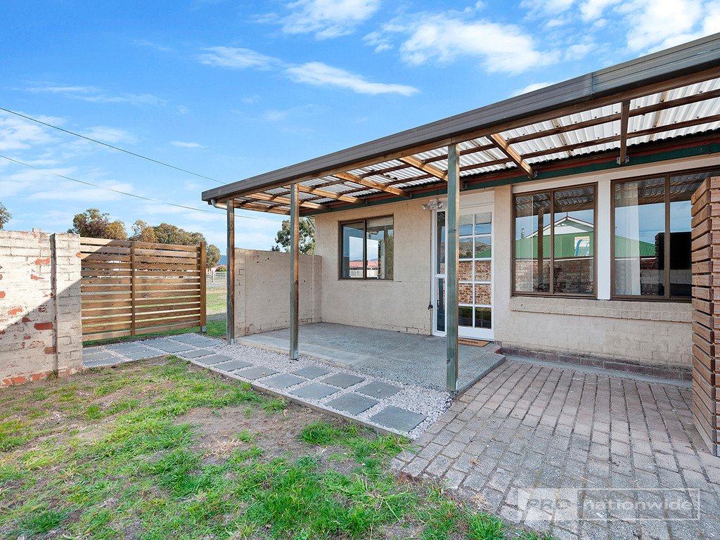6 Jubilee Avenue BRIGHTON 14