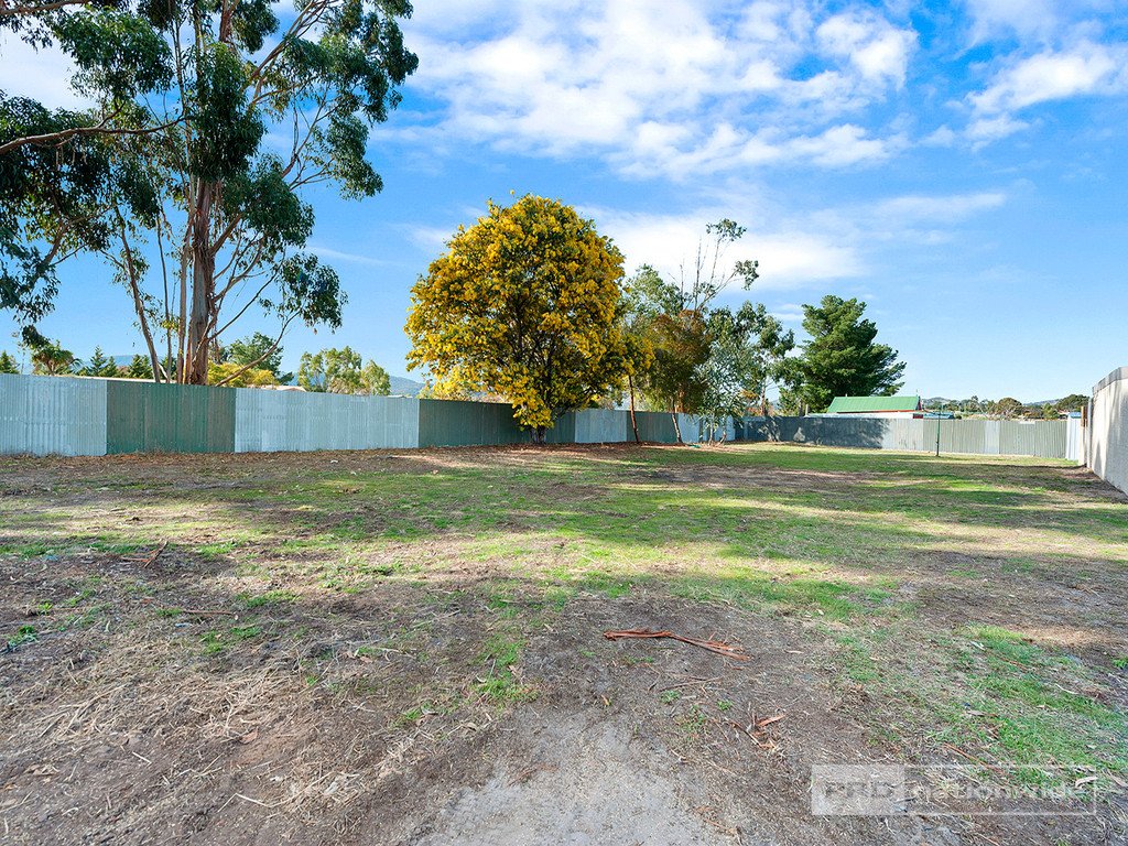 6 Jubilee Avenue BRIGHTON 18